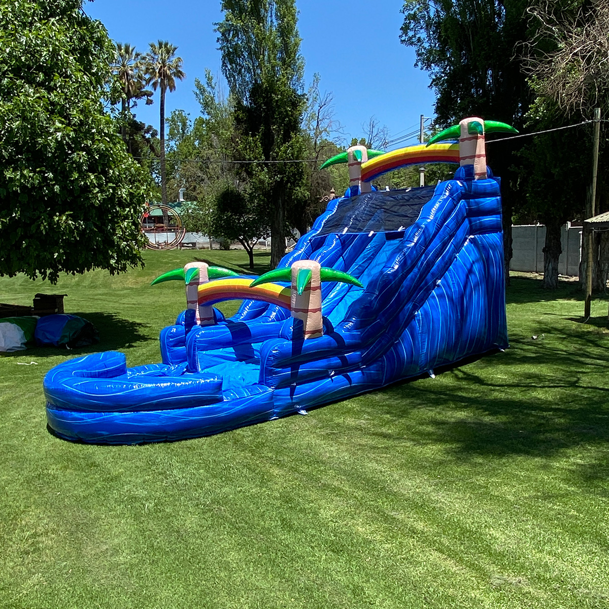 Arriendo juego inflable gigante tobogan Mega Ola 6 Arriendo juego inflable gigante tobogan Mega Ola 6