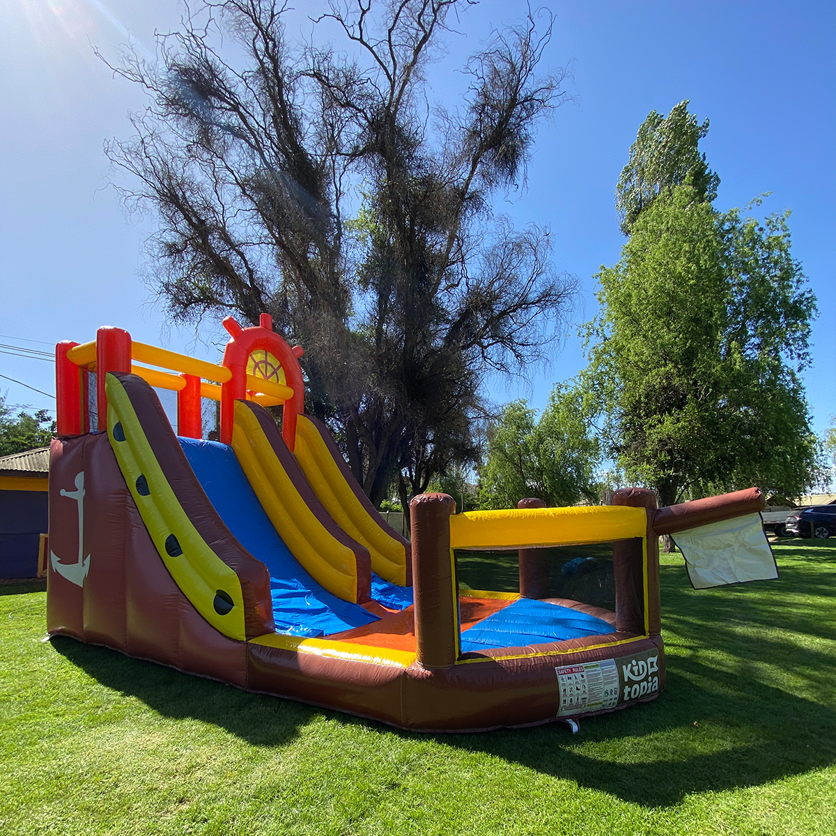 Arriendo juego inflable de pirata aventura tobogan y piscina Arriendo juego inflable de pirata aventura tobogan y piscina