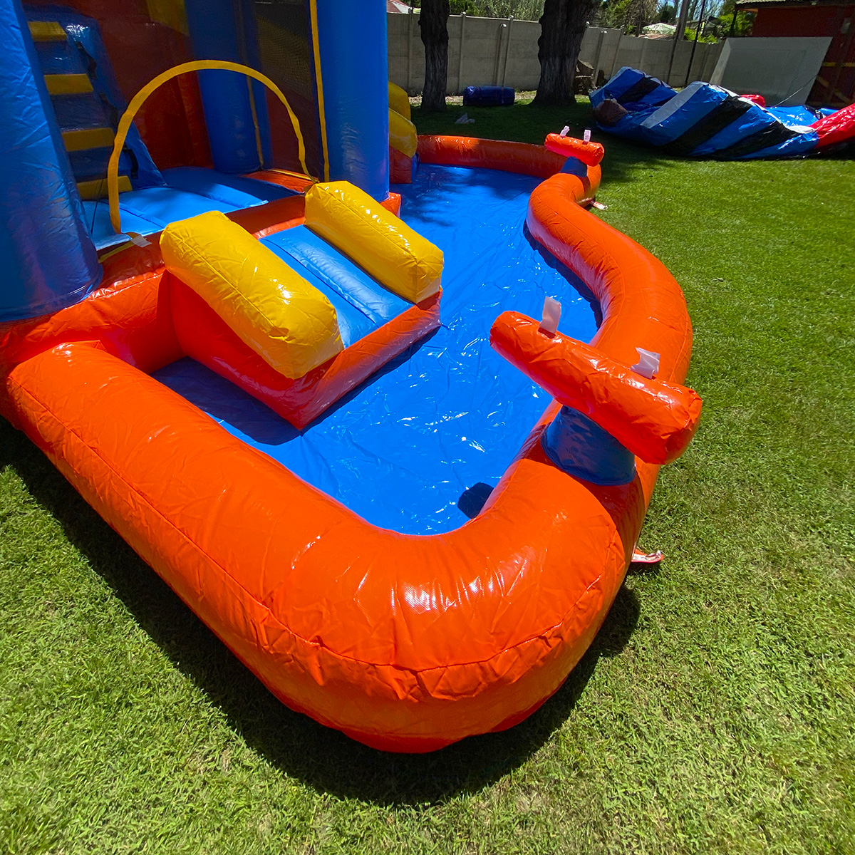 arriendo juego inflable con piscina colorido para niños arriendo juego inflable con piscina colorido para niños