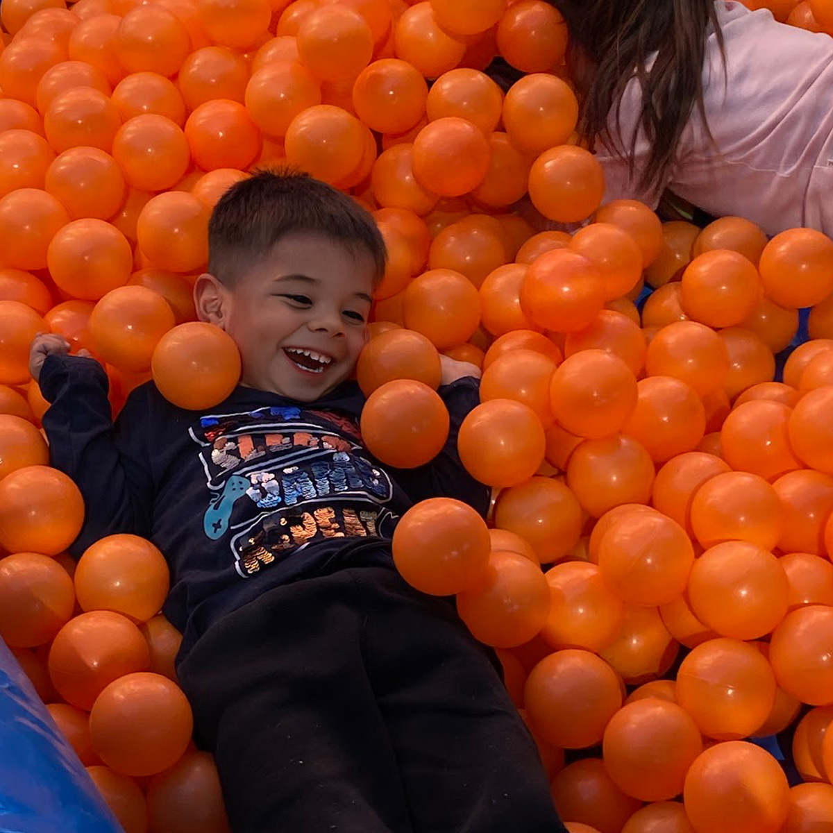 arriendo juego inflable grande tobogan Mr kong king arriendo juego inflable grande tobogan Mr kong king